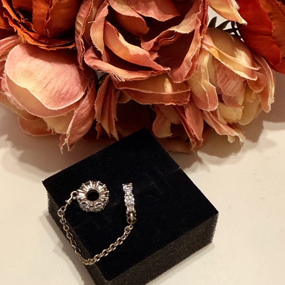 Pandora Sparkle Safety Chain - Picture 2 of 5